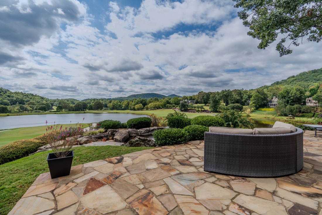 Hot tub terrace, course beyond