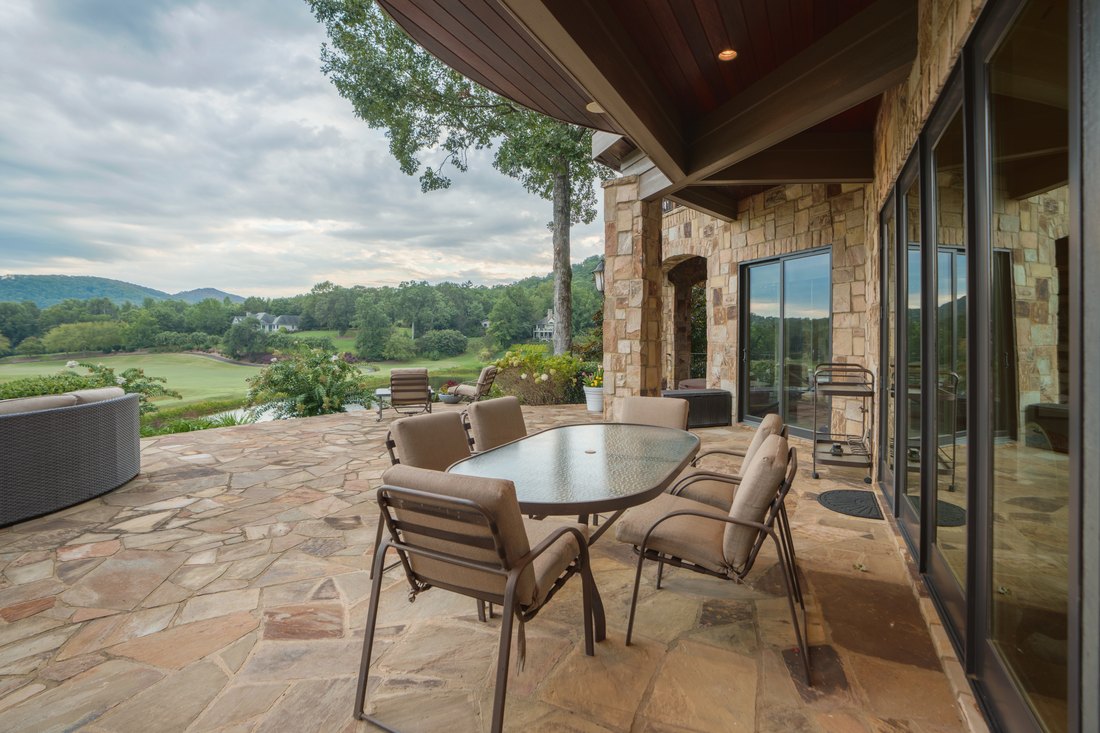Covered dining on the flagstone